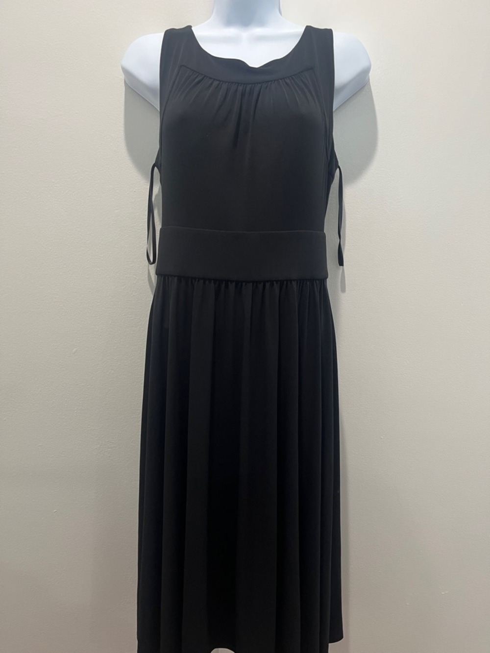 Max & Cleo Black Sleeveless Midi Dress